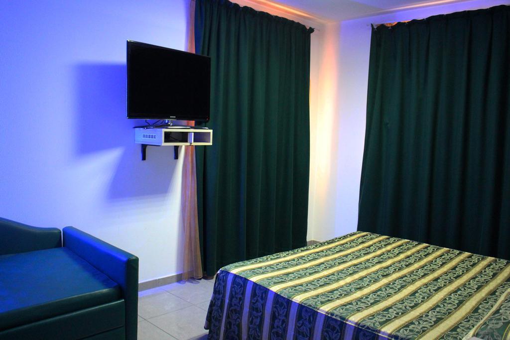 Orange Motel Vergiate Kültér fotó