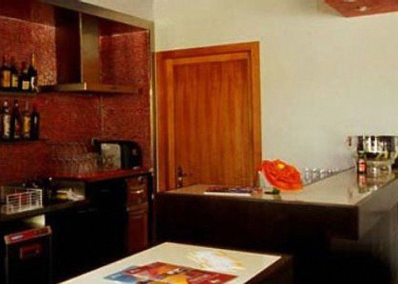 Orange Motel Vergiate Kültér fotó