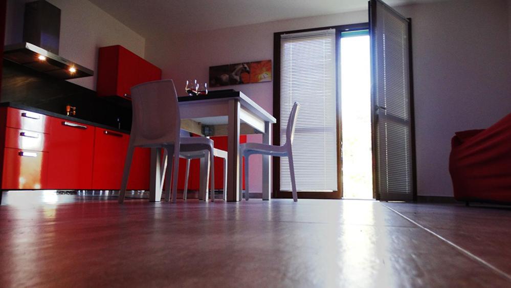 Orange Motel Vergiate Kültér fotó