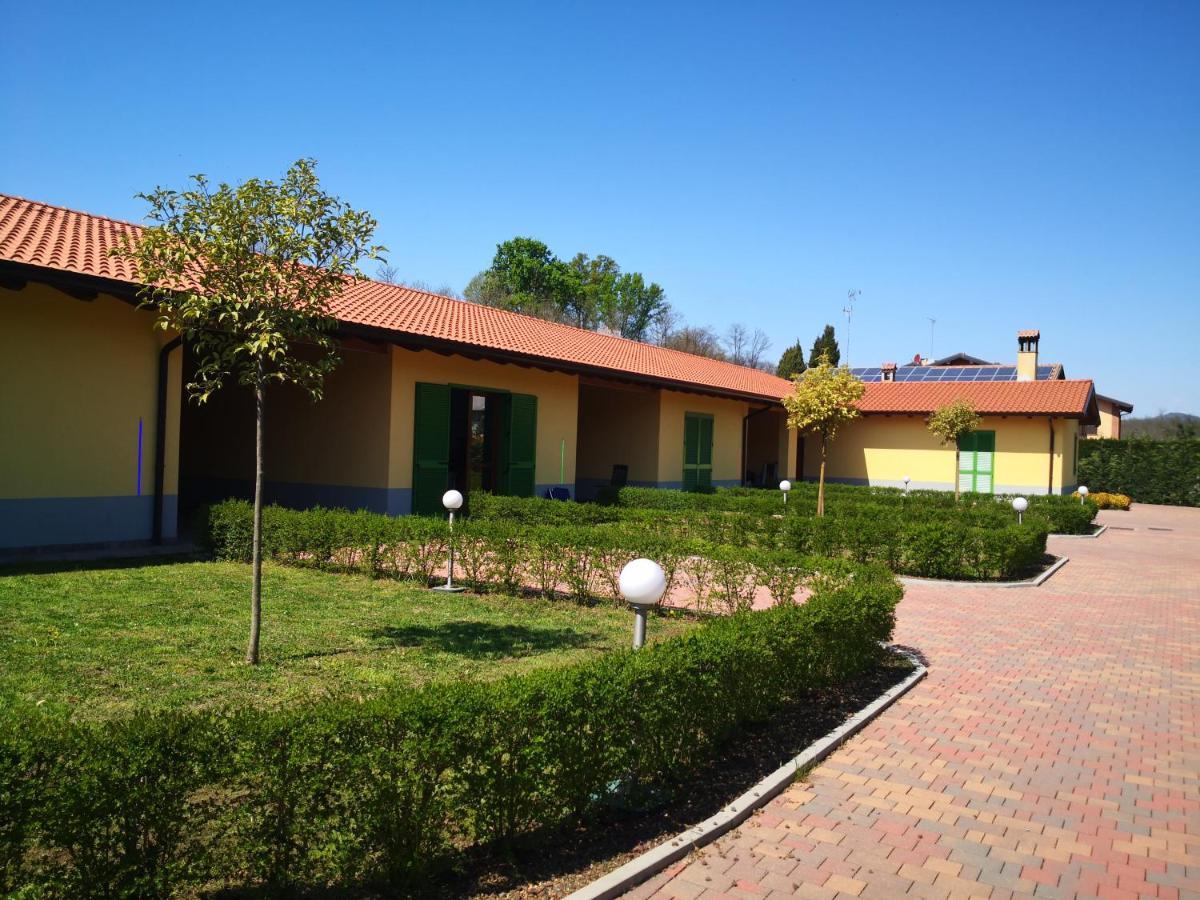 Orange Motel Vergiate Kültér fotó